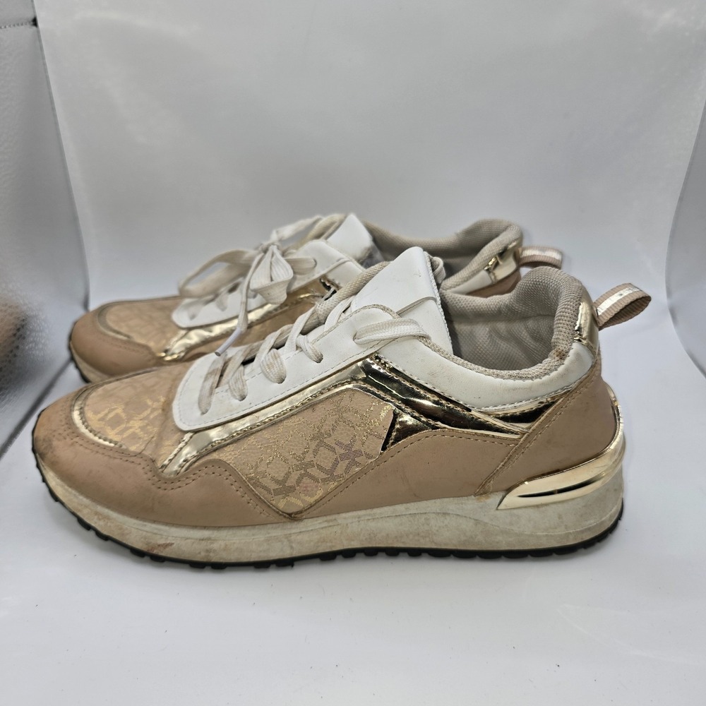 Girlhood Paris Women's shoes size 7 white/gold LL620 lace up sneakers 1L